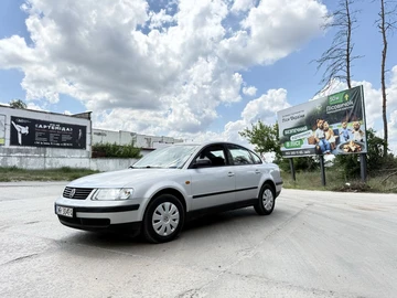 Авто Volkswagen Passat Sedan 2000 № 8837609