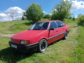 Авто Volkswagen Passat Sedan 1992 № 8837862