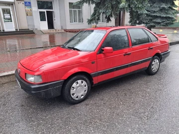 Авто Volkswagen Passat Sedan 1991 № 8838169