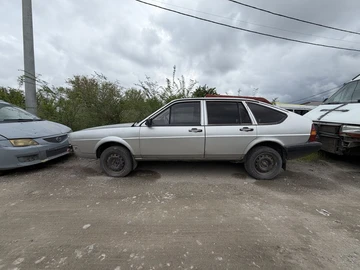 Авто Volkswagen Passat Sedan 1982 № 8838284