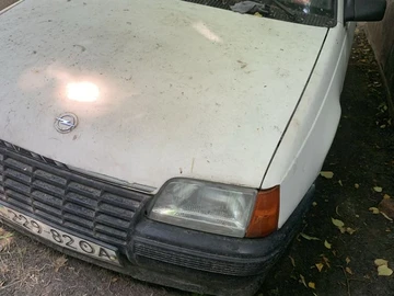 Авто Opel Kadett 1988 № 8838630