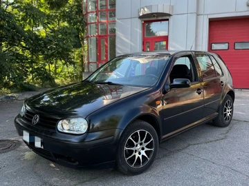 Авто Volkswagen Golf 2000 № 8839270