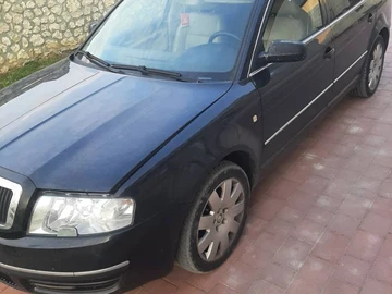 Авто Skoda Superb 2004 № 8839563