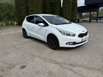 Авто KIA Cee X27 D 2015 № 8840074