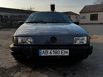 Авто Volkswagen Passat Sedan 1993 № 8840151