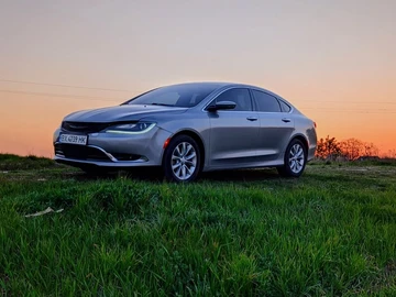 Авто Chrysler 200 2015 № 8840276