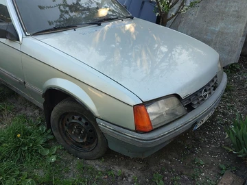 Авто Opel Rekord 1985 № 8840447