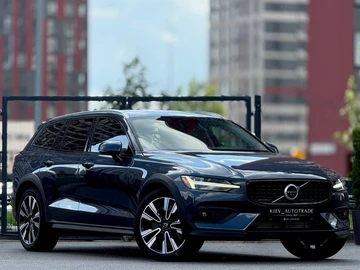 Авто Volvo V60 2019 № 8840803