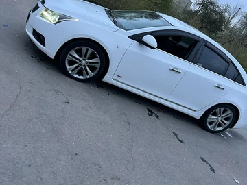 Авто Chevrolet Cruze 2013 № 8841012