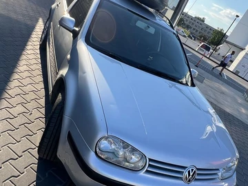 Авто Volkswagen Golf 2000 № 8841625