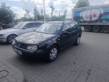 Авто Volkswagen Golf 2002 № 8841800