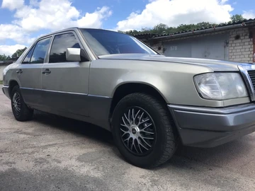 Авто Mercedes W124 1985 № 8841880