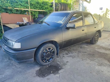 Авто Opel Vectra 1989 № 8842814