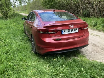 Авто Hyundai Elantra 2018 № 8843108