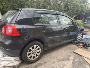 Авто Volkswagen Golf 2004 № 8843213