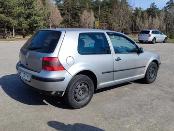 Авто Volkswagen Golf 2001 № 8843232