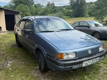 Авто Volkswagen Passat Sedan 1990 № 8843689