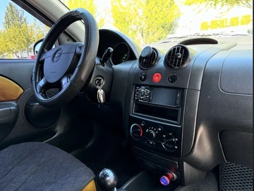 Авто Chevrolet Aveo 2006 № 8843737