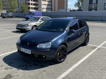 Авто Volkswagen Golf 2004 № 8844429