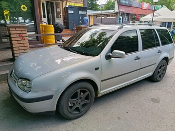 Авто Volkswagen Golf 2000 № 8845189