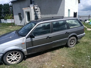 Авто Volkswagen Passat Variant 1993 № 8845295