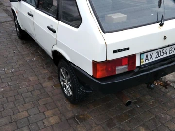 Авто ВАЗ 2109 1992 № 8845362