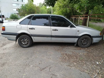 Авто Volkswagen Passat Sedan 1992 № 8845780