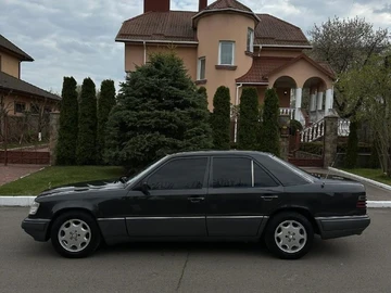 Авто Mercedes 220 1995 № 8846122