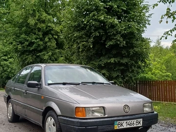 Авто Volkswagen Passat Sedan 1989 № 8846332