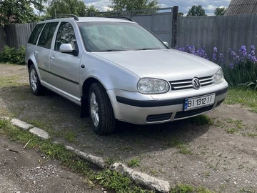 Авто Volkswagen Golf 2000 № 8846518
