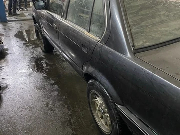 Авто BMW 3 Серия 1988 № 8847105