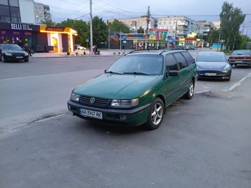 Авто Volkswagen Passat Variant 1994 № 8847191