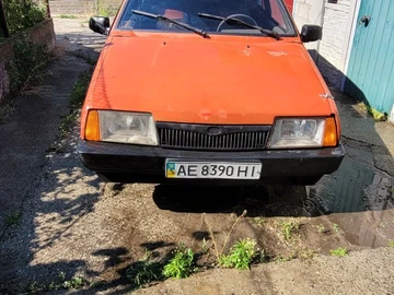 Авто ВАЗ 2109 1992 № 8847305