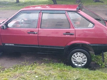 Авто ВАЗ 2109 1992 № 8847421
