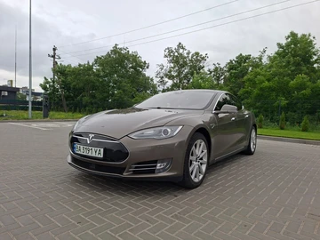 Авто Tesla Model S 2015 № 8847598