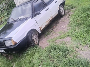 Авто ВАЗ 2109 2000 № 8847792
