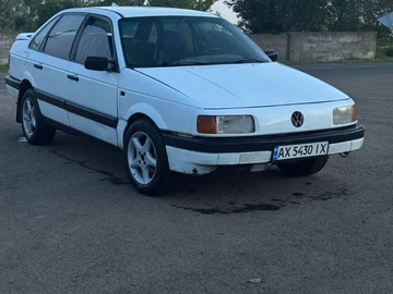 Авто Volkswagen Passat Sedan 1988 № 8847796