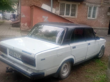 Авто ВАЗ 2107 1986 № 8849400