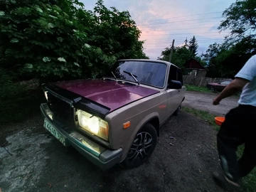 Авто ВАЗ 2107 1985 № 8849493