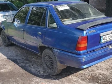 Авто Opel Kadett 1990 № 8850226