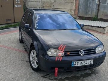Авто Volkswagen Golf 2000 № 8850323