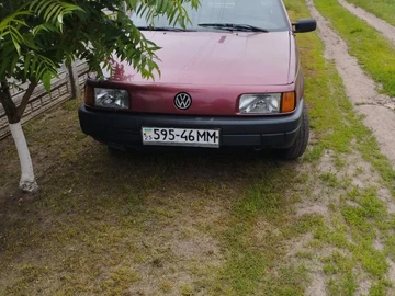 Авто Volkswagen Passat Sedan 1989 № 8850328