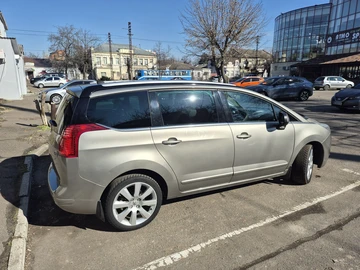 Авто Peugeot 5008 2010 № 8850342