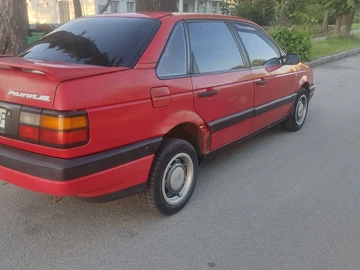 Авто Volkswagen Passat Sedan 1989 № 8850770