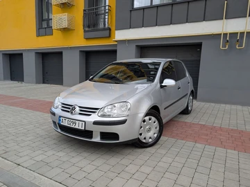 Авто Volkswagen Golf 2004 № 8851171