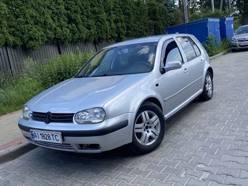 Авто Volkswagen Golf 2002 № 8851219