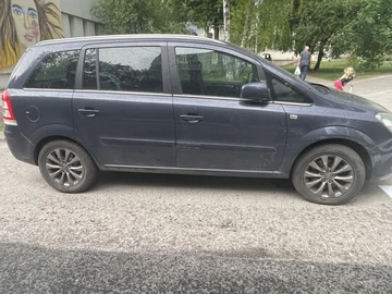 Авто Opel Zafira 2010 № 8851474
