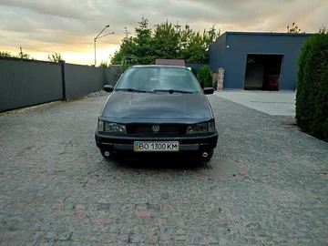 Авто Volkswagen Passat Sedan 1989 № 8851580