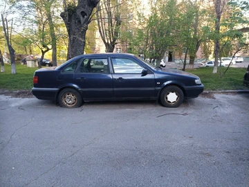 Авто Volkswagen Passat Sedan 1993 № 8852447