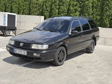 Авто Volkswagen Passat Variant 1994 № 8852758